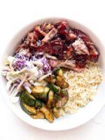 BBQ Pulled Pork Platte mit Käserisotto und Krautsalat