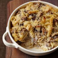 Käsiges Macaroni-Pilz-Auflauf