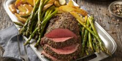 Gewürzkrusten-Rinderfilet mit Cognac-Butter