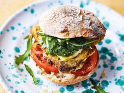 Gegrillte Caprese-Burger
