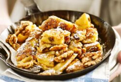 Süßer Rosinenpfannkuchen