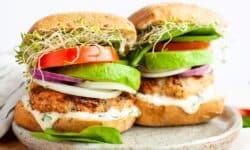 Gegrillte Puten-Burger mit Zitronen-Aioli